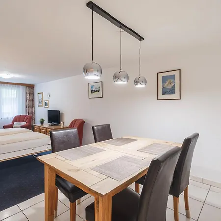 Apartment Bolero *